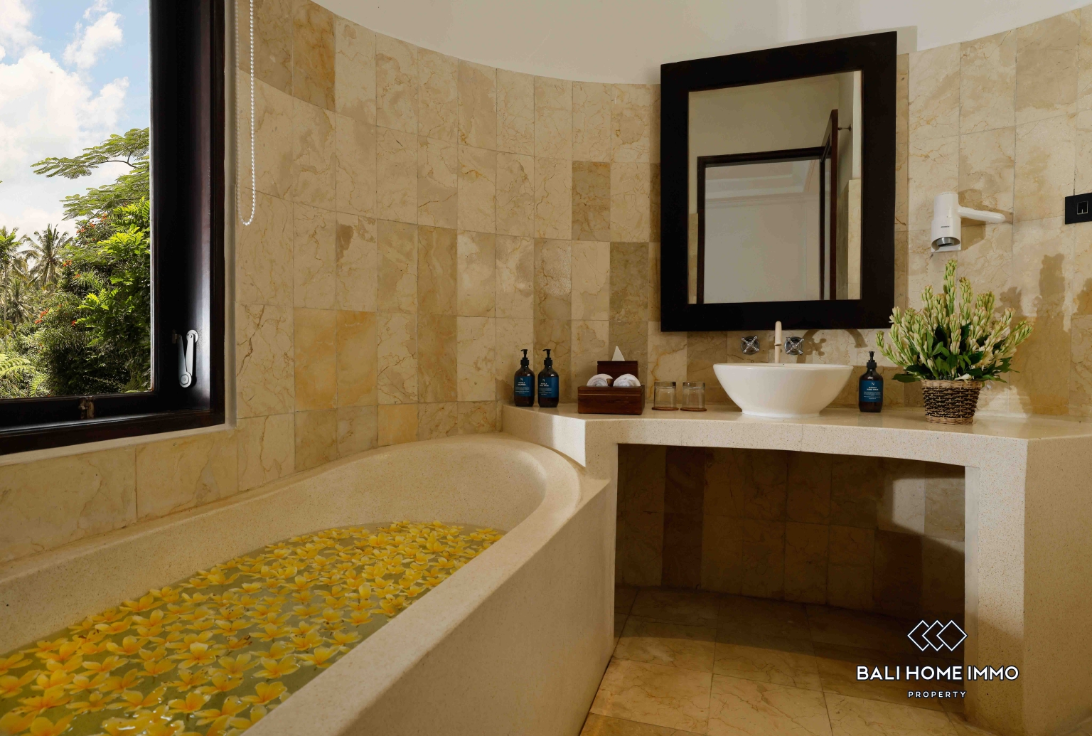 5 bedroom Jungle View Villa For Rent in Ubud — image 14
