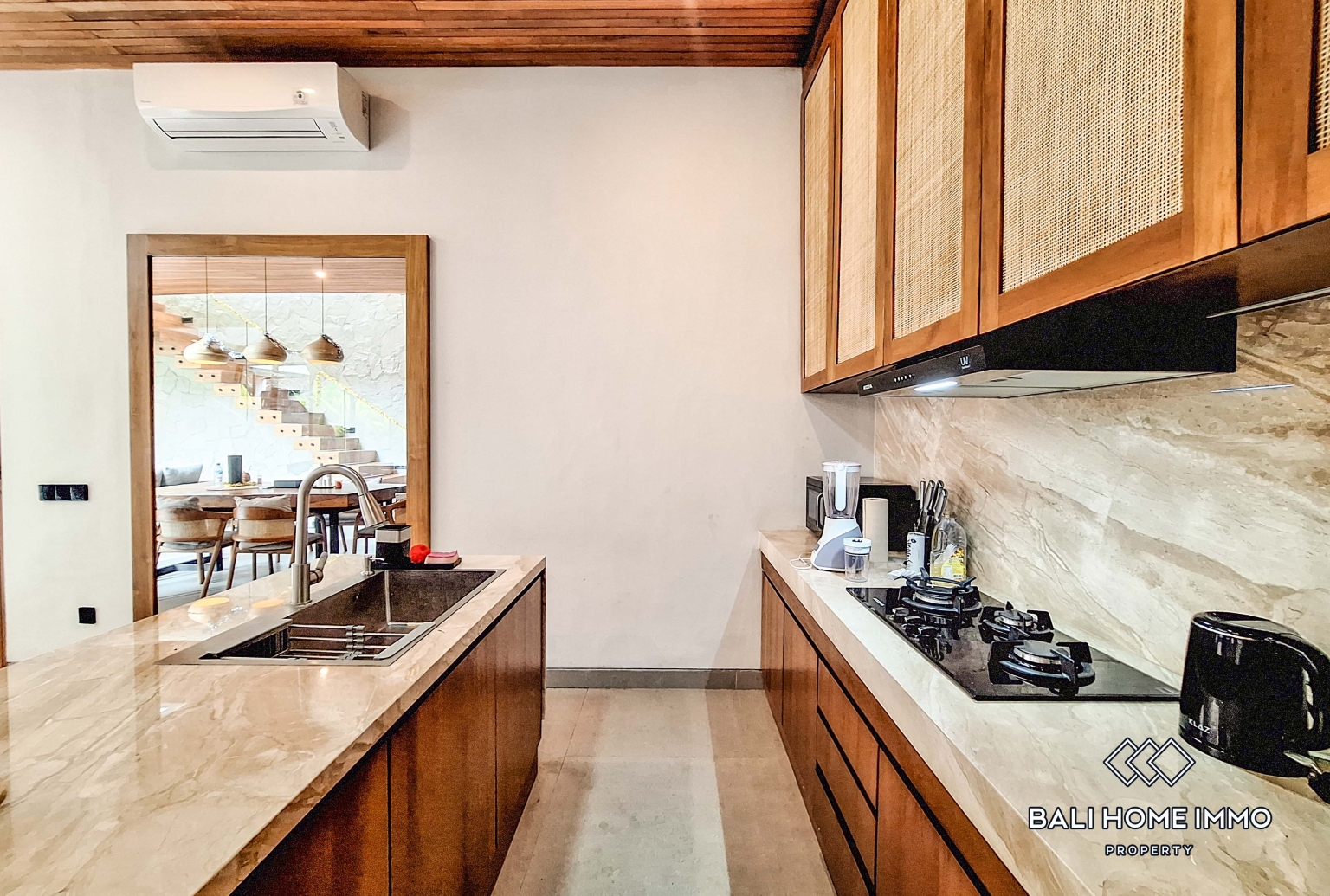 5 Bedroom Modern Design Family Villa for Rent in Canggu Batu Bolong — image 5