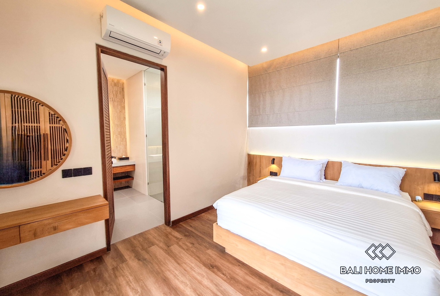 5 Bedroom Modern Design Family Villa for Rent in Canggu Batu Bolong — image 11