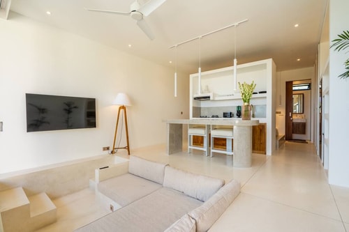 1BR Luxury Pool Canggu Apart near Pererenan Beach in Pererenan, Bali — image 4