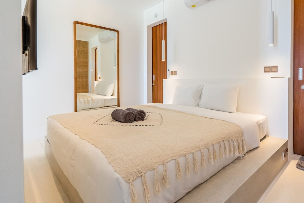1BR Luxury Pool Canggu Apart near Pererenan Beach in Pererenan, Bali — image 7