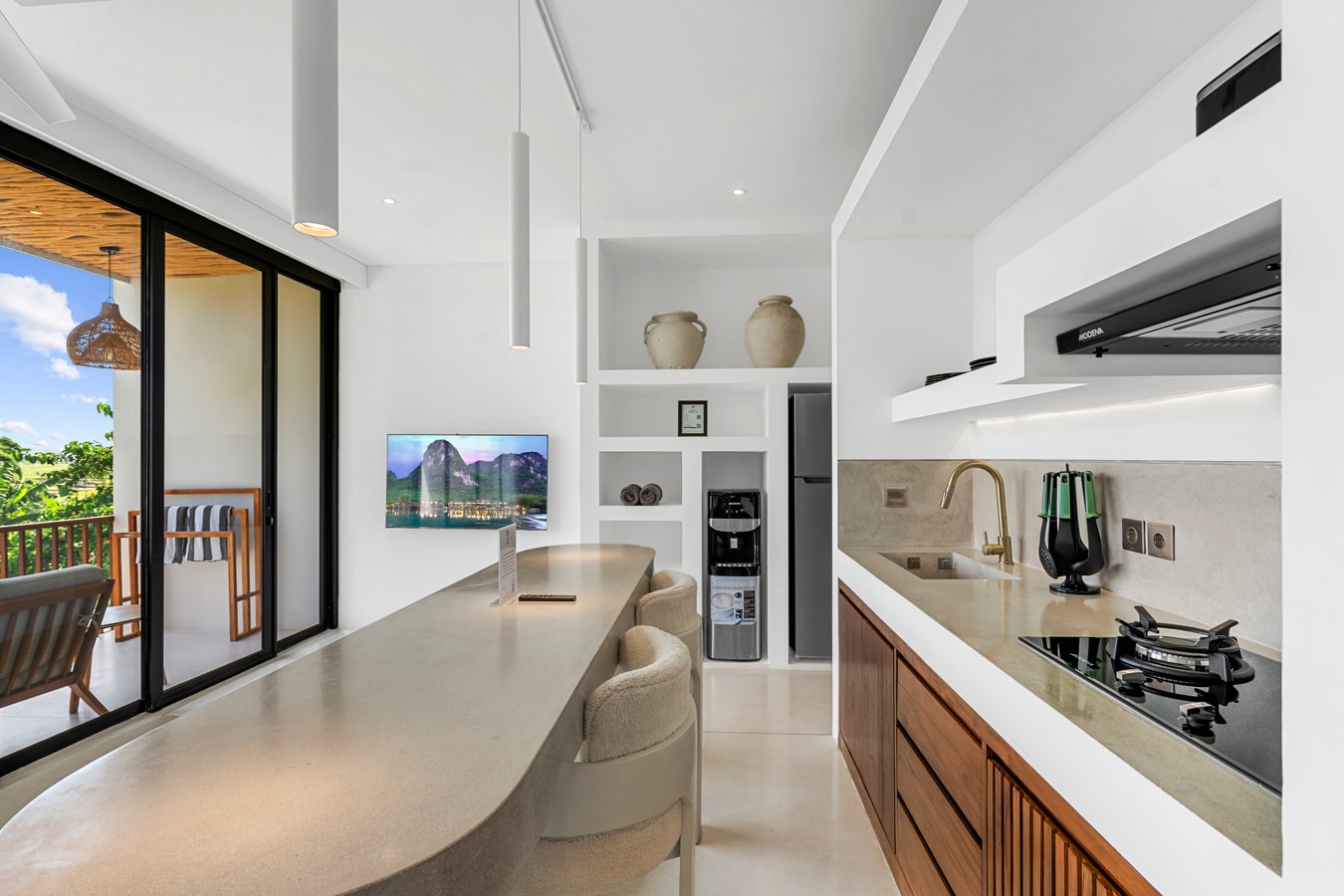 Apartment 1BR Balcony Pool near Pererenan Beach in Pererenan, Bali — image 5
