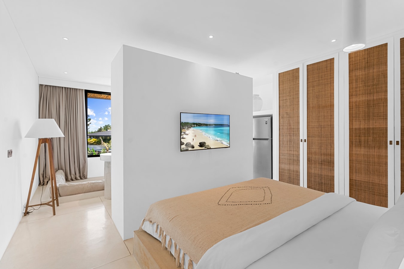 Apartment 1BR Balcony Pool near Pererenan Beach in Pererenan, Bali — image 7