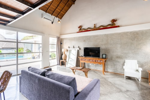 1BR Canggu Apartment: Swimming Pool & Walk to Berawa Beach - Canggu, Bali — image 2