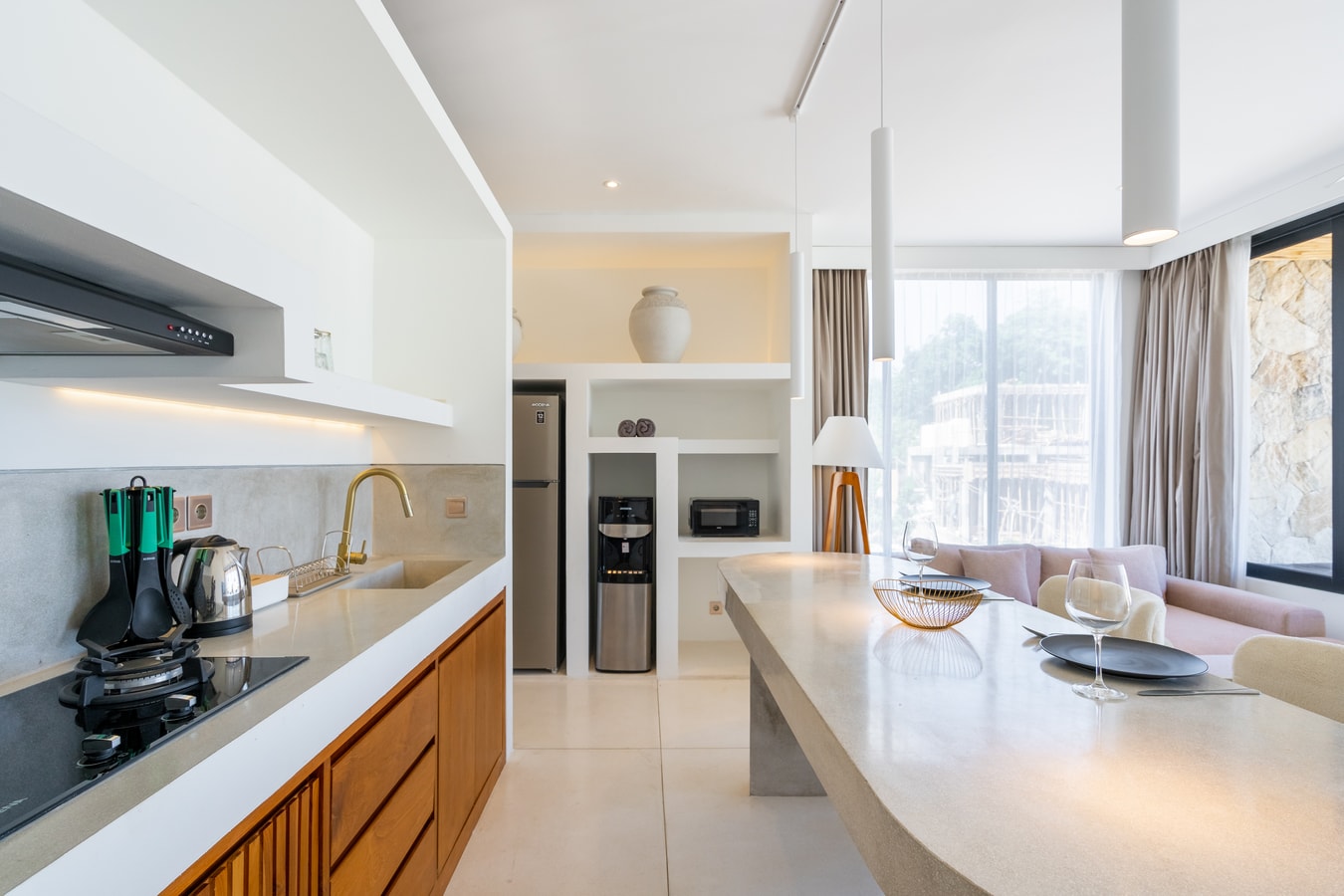 Chic 1BR Apartment near Pererenan Beach - Pool Balcony - Canggu, Bali — image 5