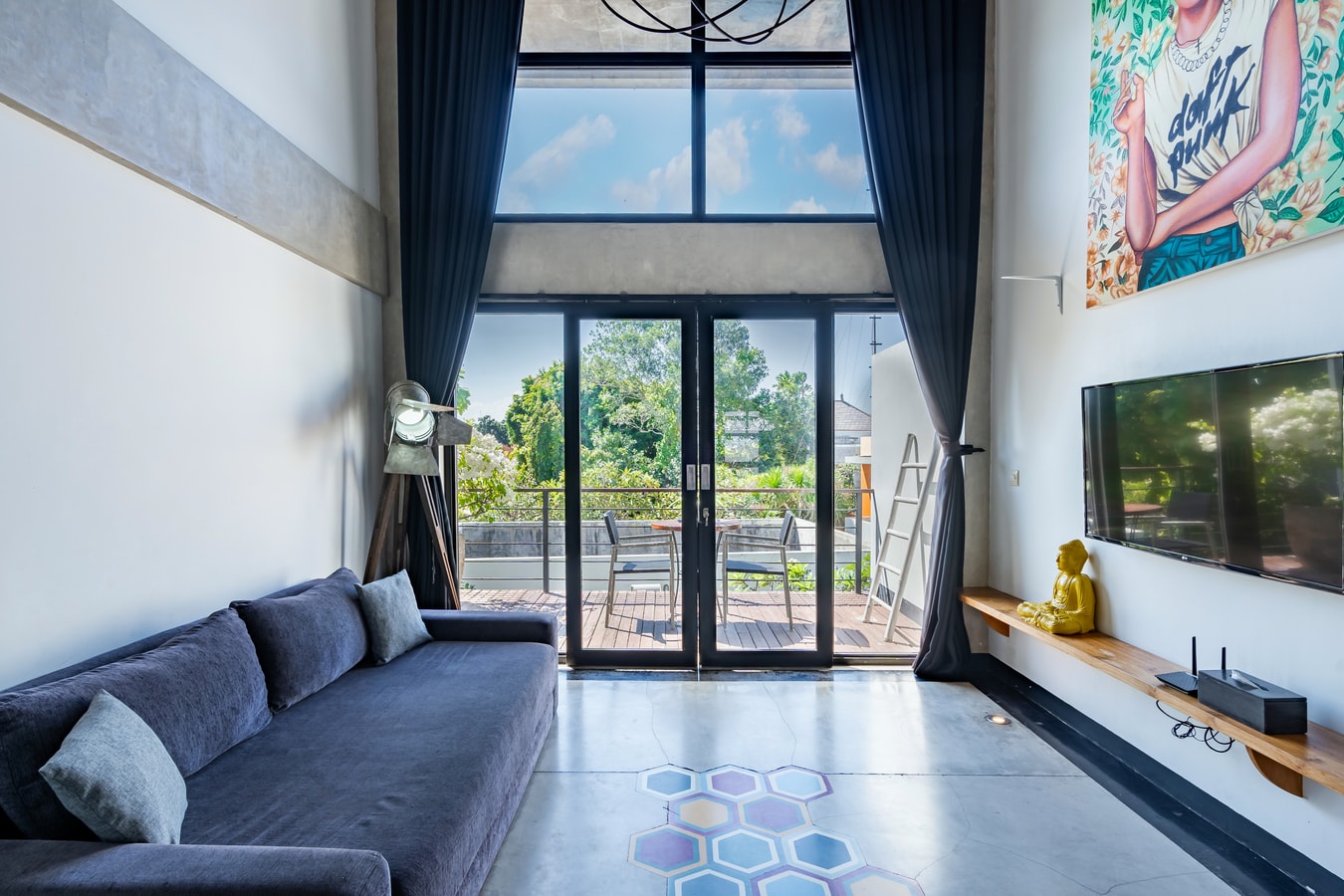 Loft 1K Futuristik dekat Pantai Double Six & Kafe - Seminyak, Bali