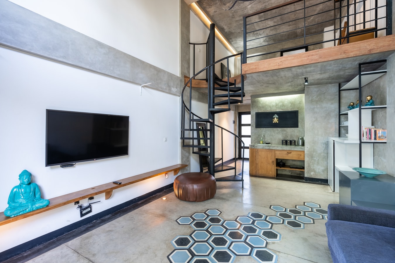 1BR Loft in Central Seminyak - Swimming Pool, Near the Beach - Seminyak, Bali — image 19