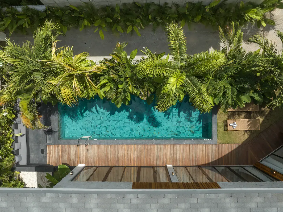 5 BR Walk-to-Beach Tropical-Modern Villa Canggu — 5BR Villa Rental in Canggu — image 3