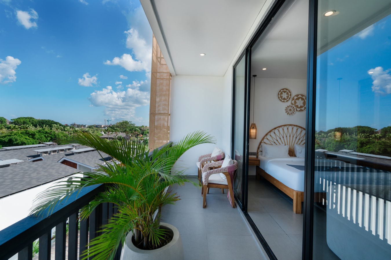 SB Ocean 405 - 1BR with Balcony and Pool, Canggu - Canggu, Bali — image 9