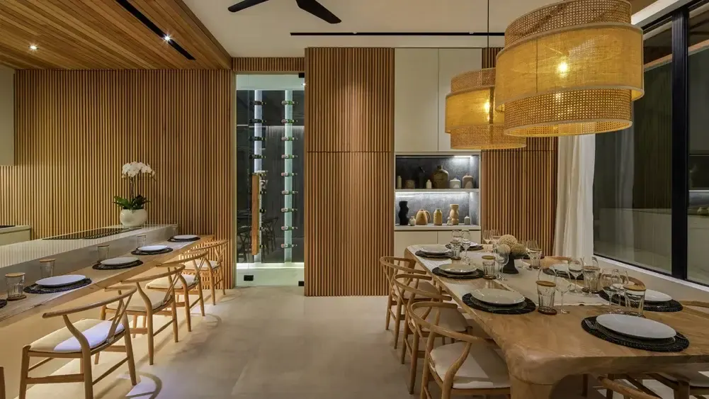 6 BR Contemporary Courtyard Villa Canggu — 6BR Villa Rental in Canggu — image 11
