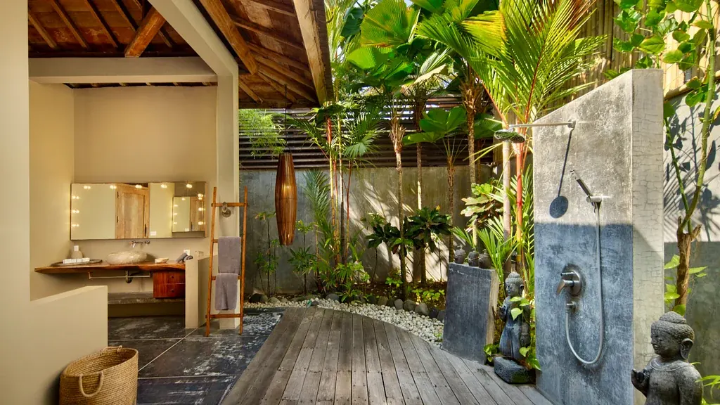 5 BR Private Retreat Seminyak — 5BR Villa Rental in Seminyak — image 10