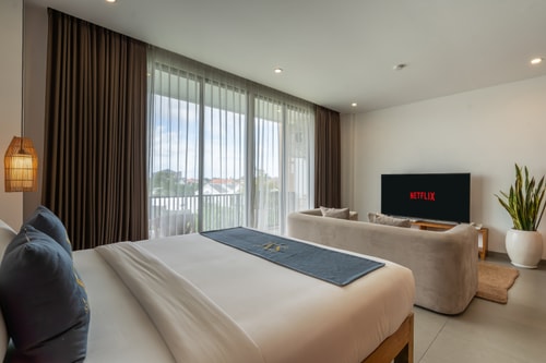 SB 411 - 1BR Suite with Balcony and Pool, Canggu - Canggu, Bali — image 1