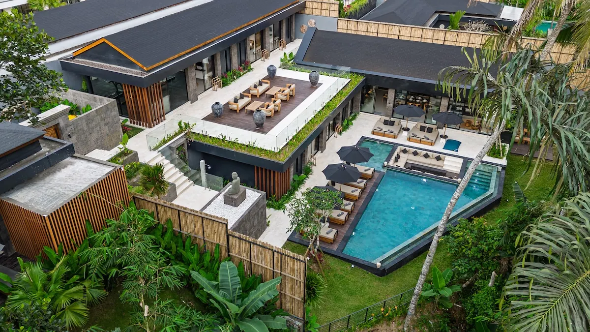 9 BR Jungle Tropical-Modern Estate Ubud — 9BR Estate Rental in Ubud — image 5