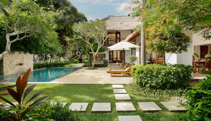 4 BR Tropical Garden Balinese Villa Jimbaran — 4BR Villa Rental in Jimbaran — image 10