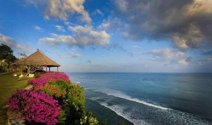 5 Bedroom on the cliff, overlooking the ocean — image 3