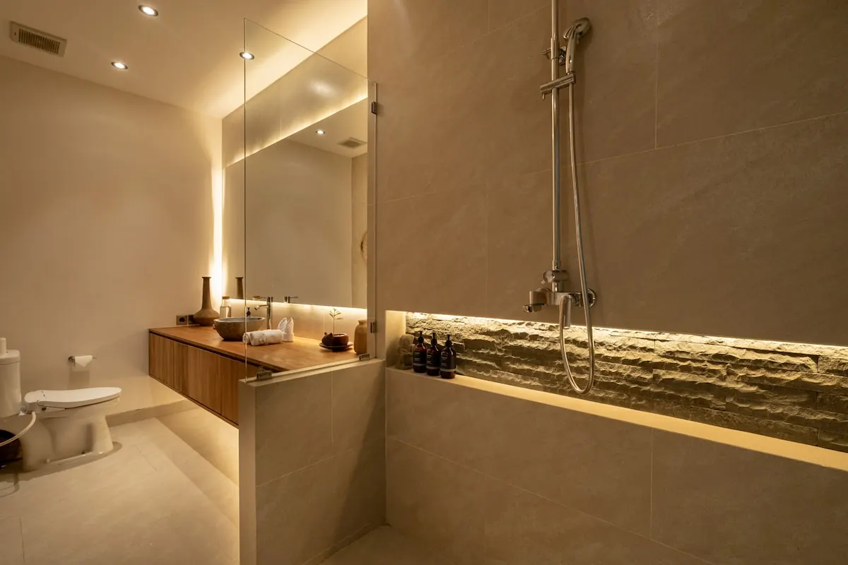 6 BR Glass Tropical Garden Residence Ubud — 6BR Residence Rental in Ubud — image 17