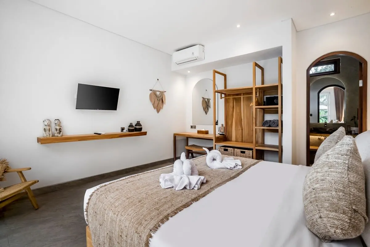3 BR White Tropical Garden Villa Ubud — 3BR Villa Rental in Ubud — image 10