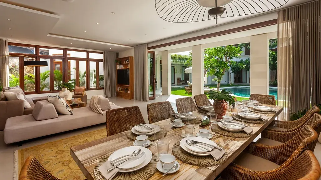 6 BR Balinese Garden Villa Seminyak — 6BR Villa Rental in Seminyak — image 7