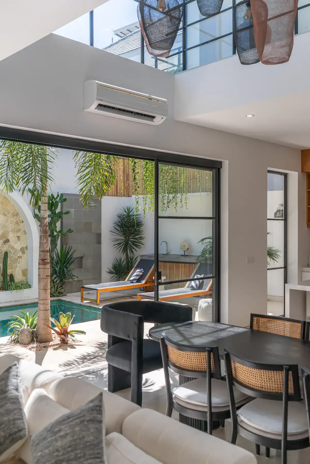 4 BR Modern Fully Staffed Villa Canggu — 4BR Villa Rental in Canggu — image 14