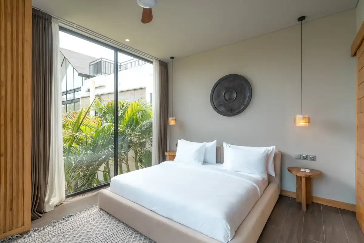 5 BR Walk-to-Beach Tropical-Modern Villa Canggu — 5BR Villa Rental in Canggu — image 10