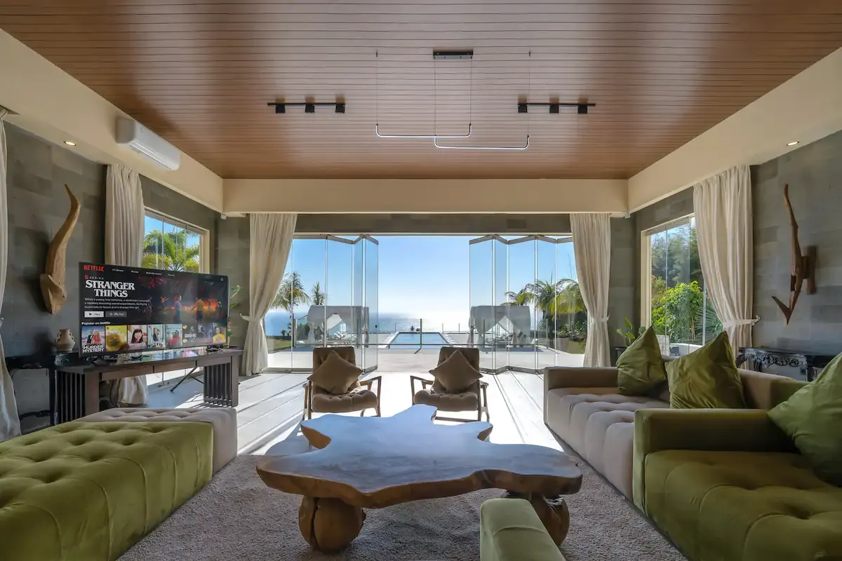 8 BR Infinity-Pool Cinema Estate Uluwatu — 8BR Estate Rental in Uluwatu — image 10