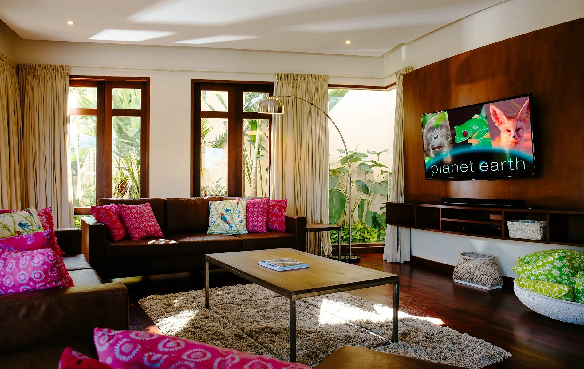 5 BR Tropical-Modern Garden Villa Seminyak — 5BR Villa Rental in Seminyak — image 7