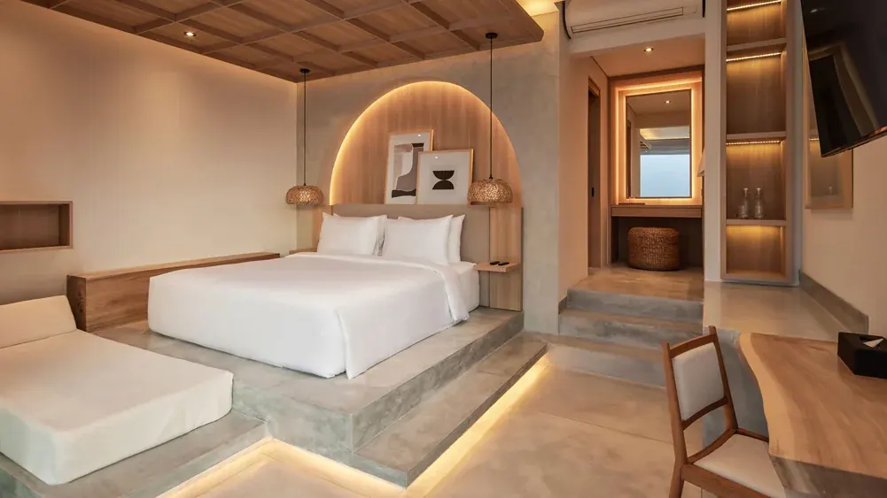 6 BR Contemporary Courtyard Villa Canggu — 6BR Villa Rental in Canggu — image 6