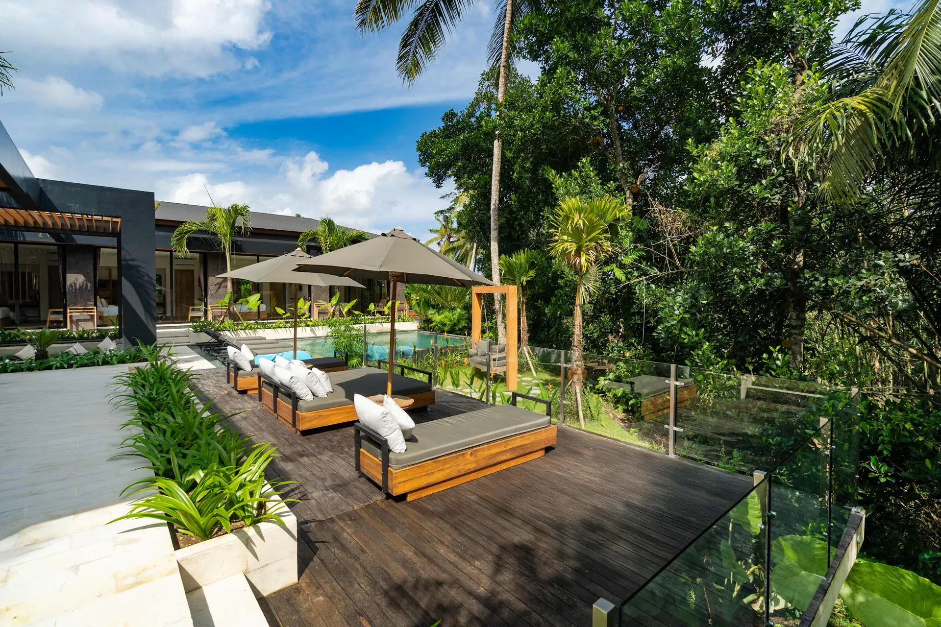 6 BR Tropical-Modern Jungle Retreat Ubud — 6BR Villa Rental in Ubud — image 11