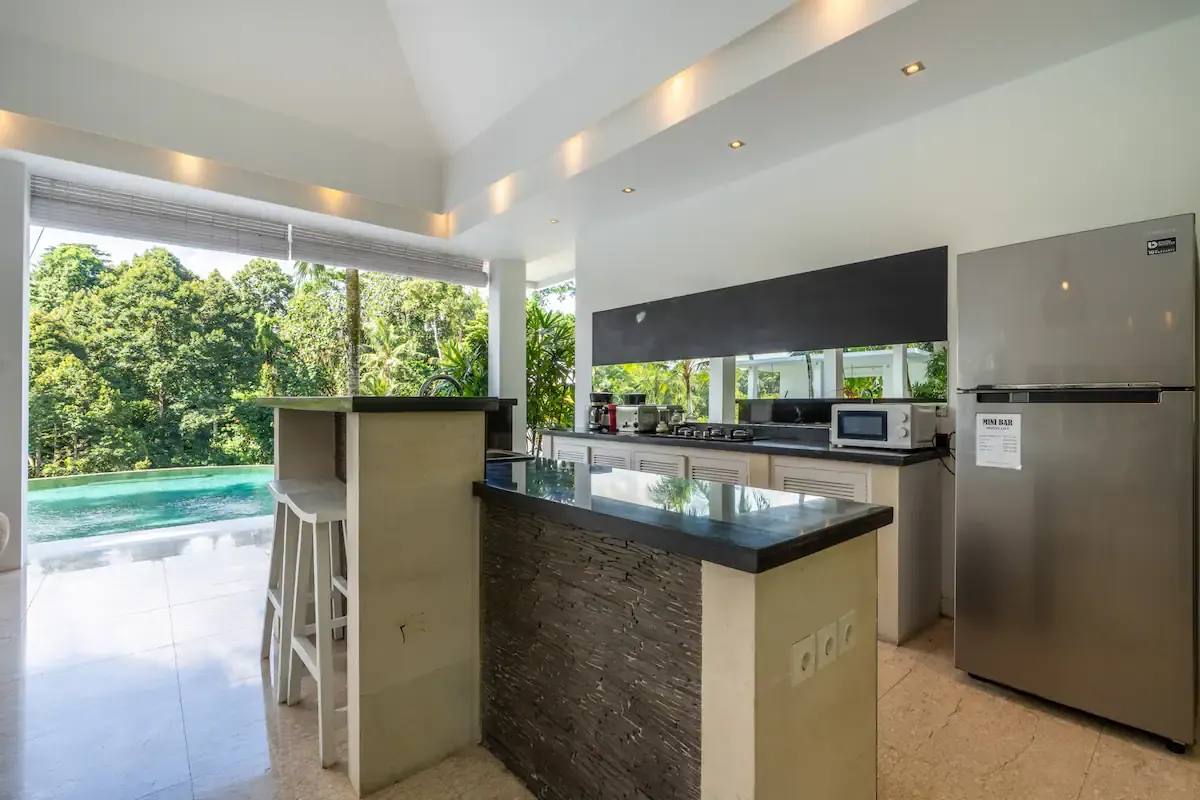 4 BR Jungle-View Infinity-Pool Villa Ubud — 4BR Villa Rental in Ubud — image 17