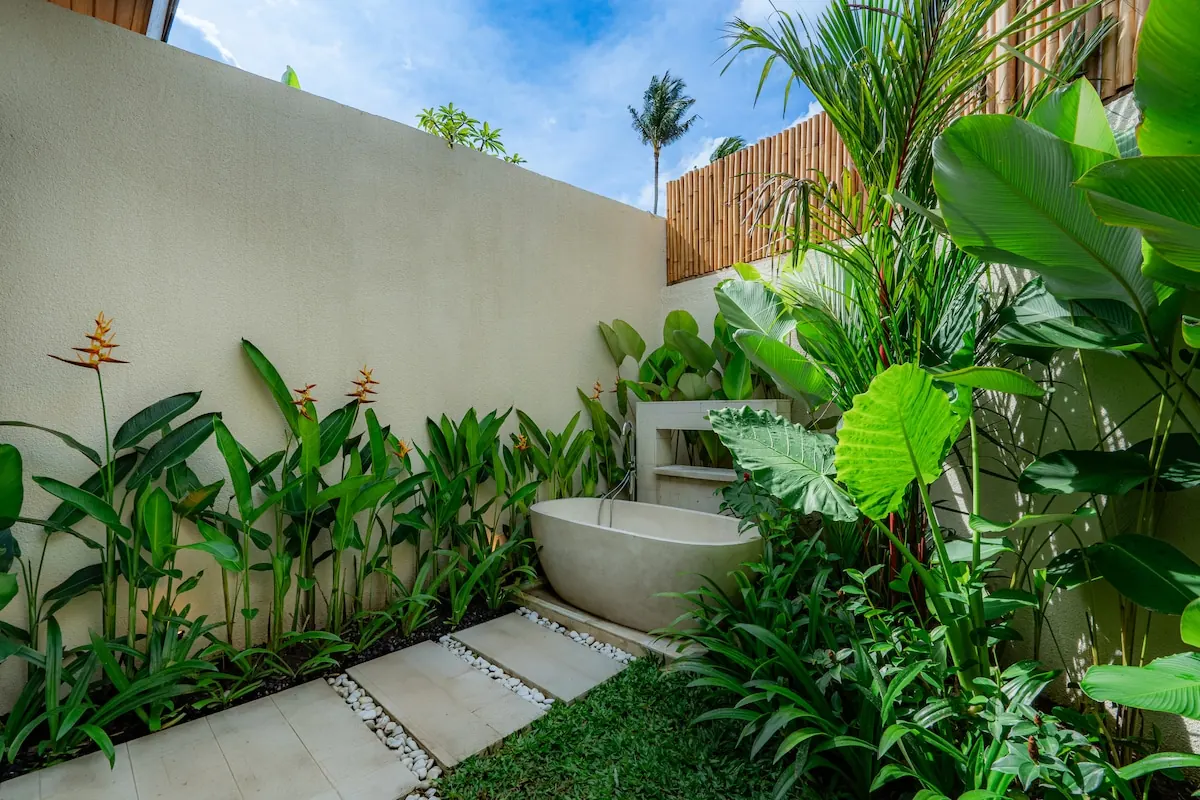 4 BR Courtyard Pool Retreat Ubud — 4BR Villa Rental in Ubud — image 9
