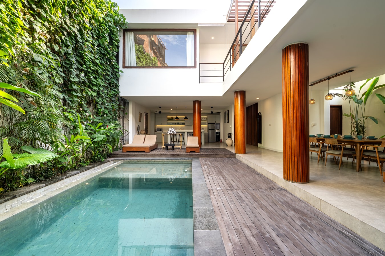 Modern 4BR Berawa Villa | Pool, Near Beach & Finns in Canggu, Bali — image 11