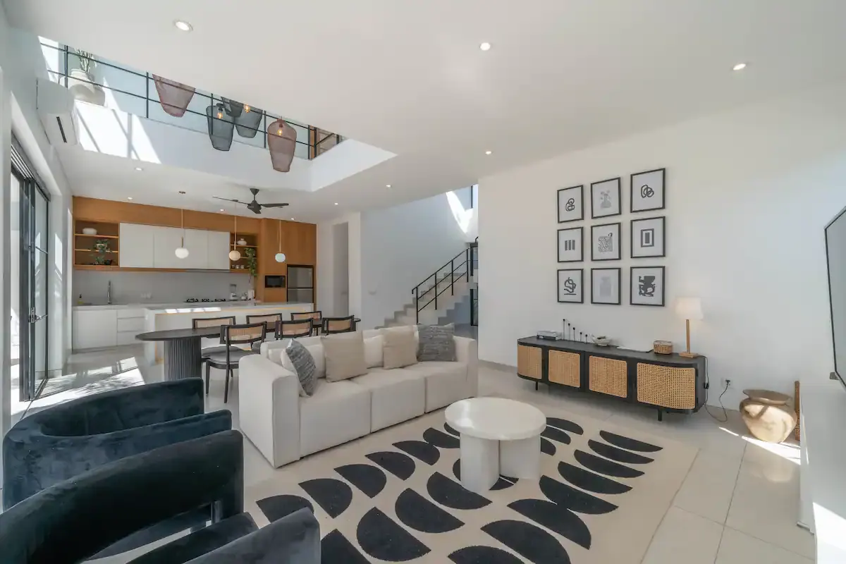4 BR Modern Fully Staffed Villa Canggu — 4BR Villa Rental in Canggu — image 10