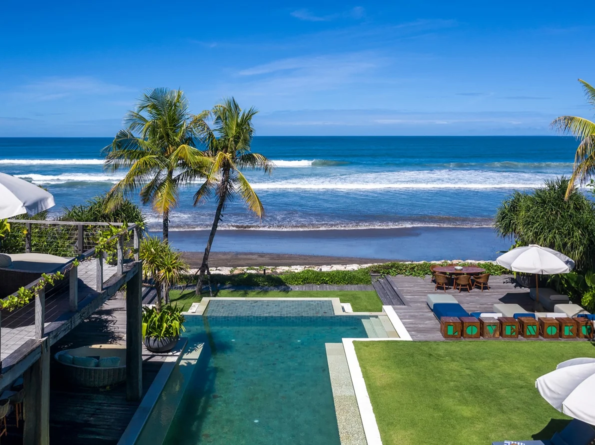 6-Bedroom Beachfront Villa in Seminyak – Private Spa, 27m Pool & Full Staff — image 7