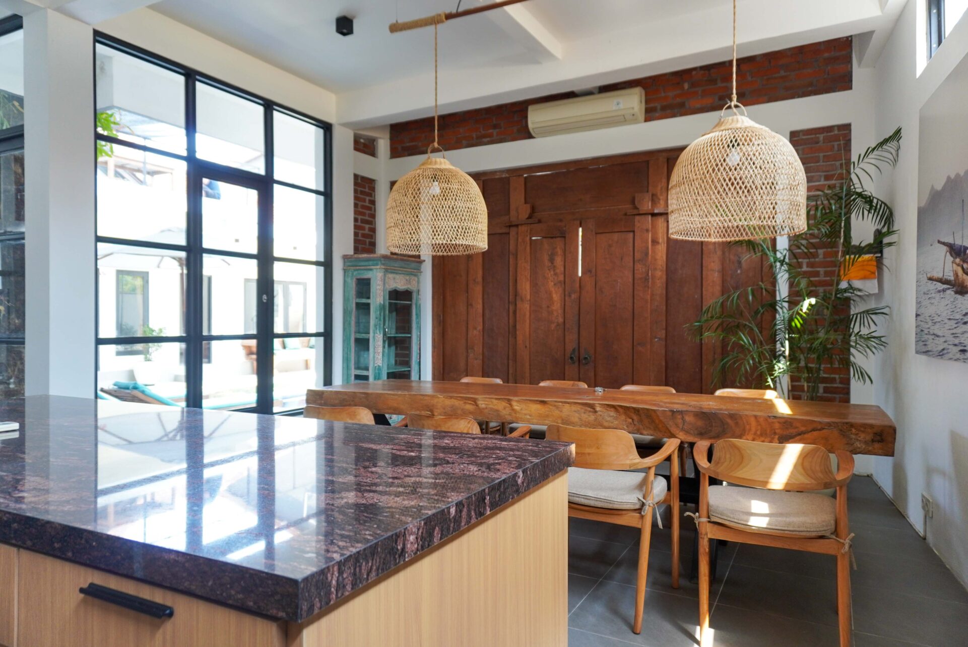 Spacious 6 Bedroom Family Villa with Private Pool for Yearly Rent in Umalas — image 15