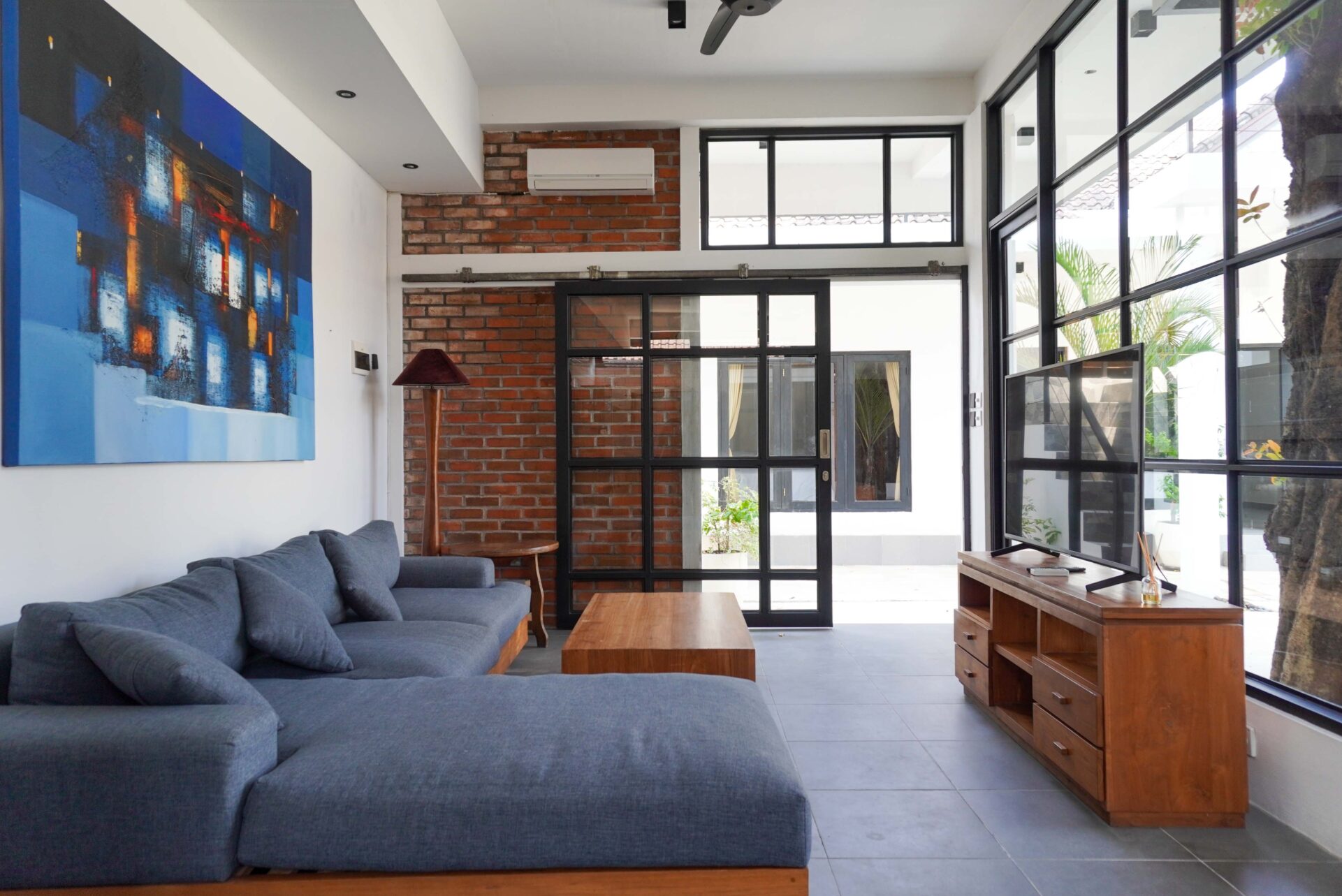Spacious 6 Bedroom Family Villa with Private Pool for Yearly Rent in Umalas — image 13