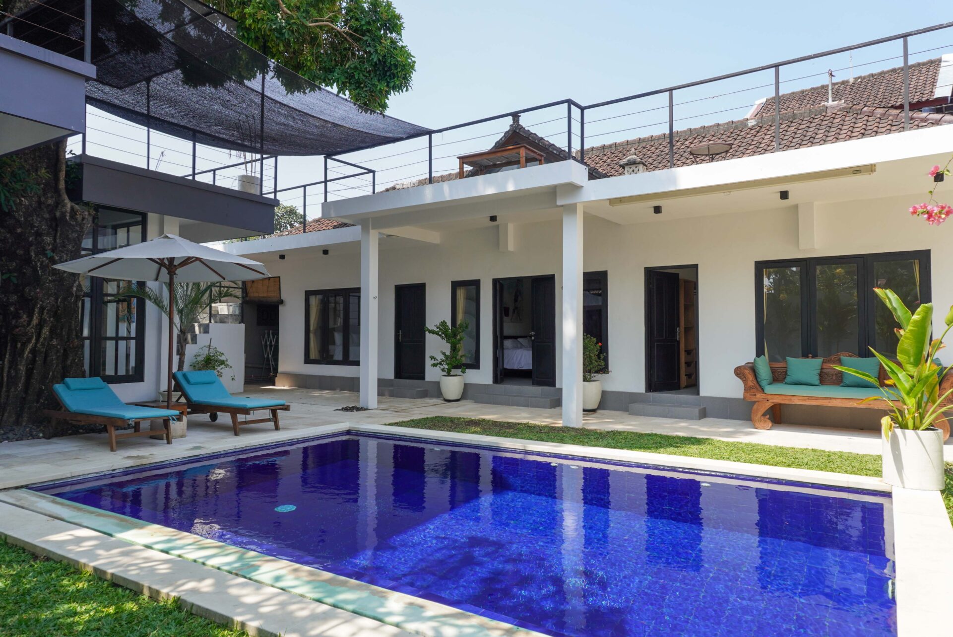 Spacious 6 Bedroom Family Villa with Private Pool for Yearly Rent in Umalas — image 9
