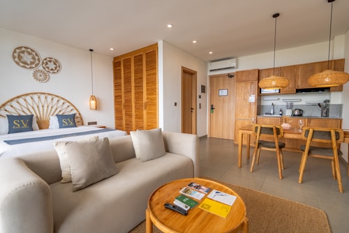SB 301 - 1BR Pool Suite, Near Batu Belig Beach - Canggu, Bali — image 1