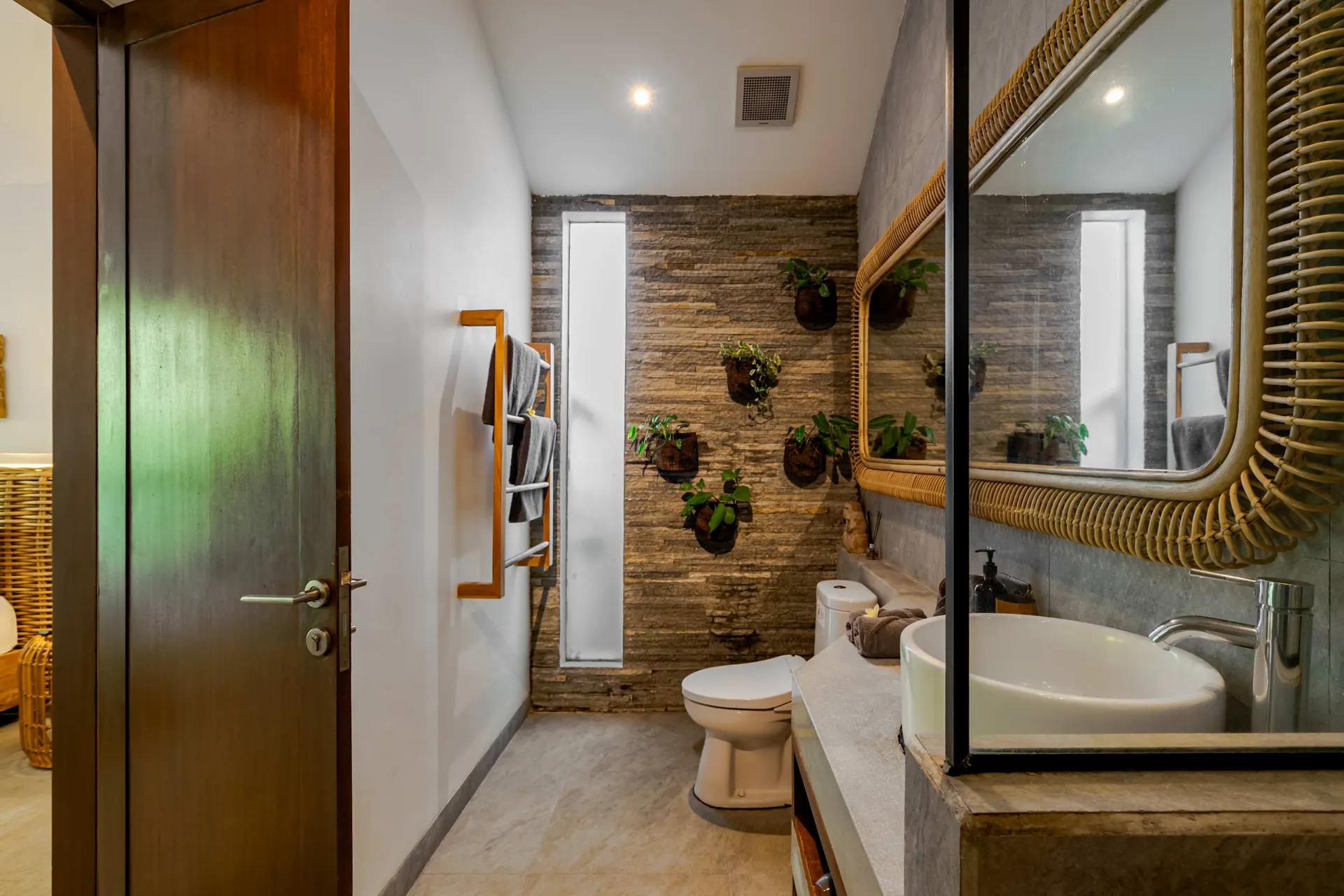 3 BR Jungle Infinity-Pool Villa Ubud — 3BR Villa Rental in Ubud — image 16