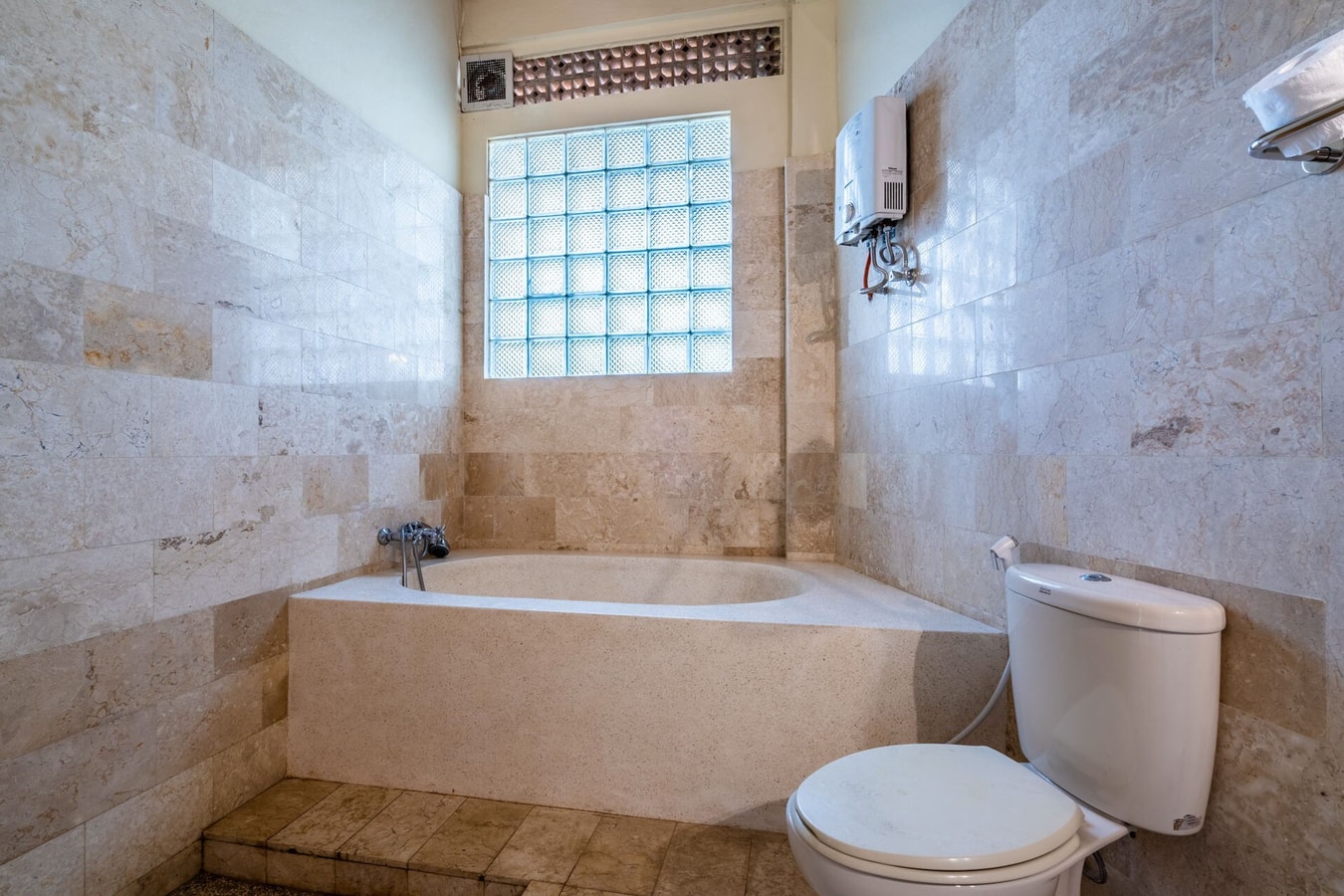 1BR Loft Central Ubud yang Modern | 3 menit ke Alchemy - Ubud, Bali — image 5