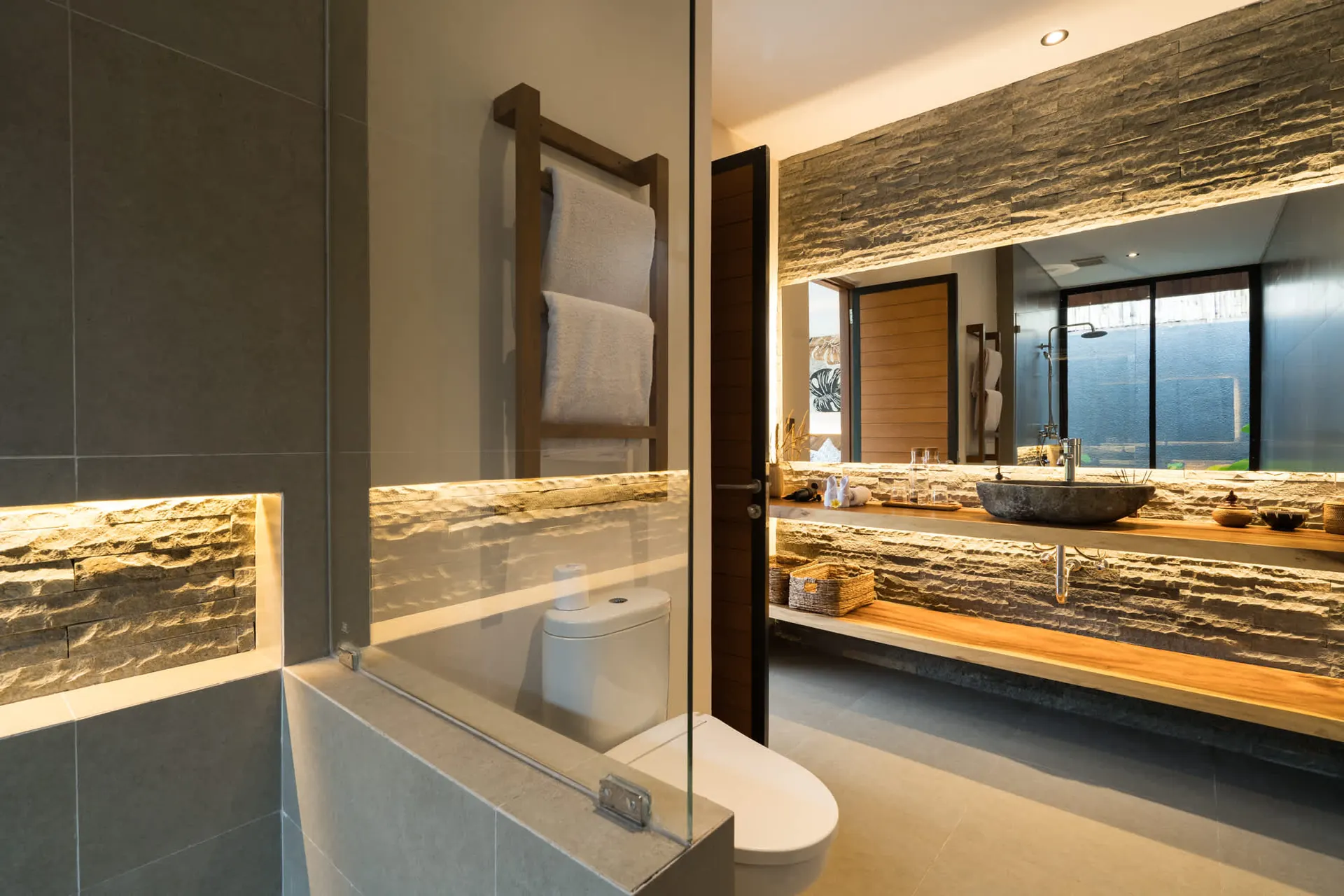 4 BR Tropical-Modern Pool Villa Ubud — 4BR Villa Rental in Ubud — image 5