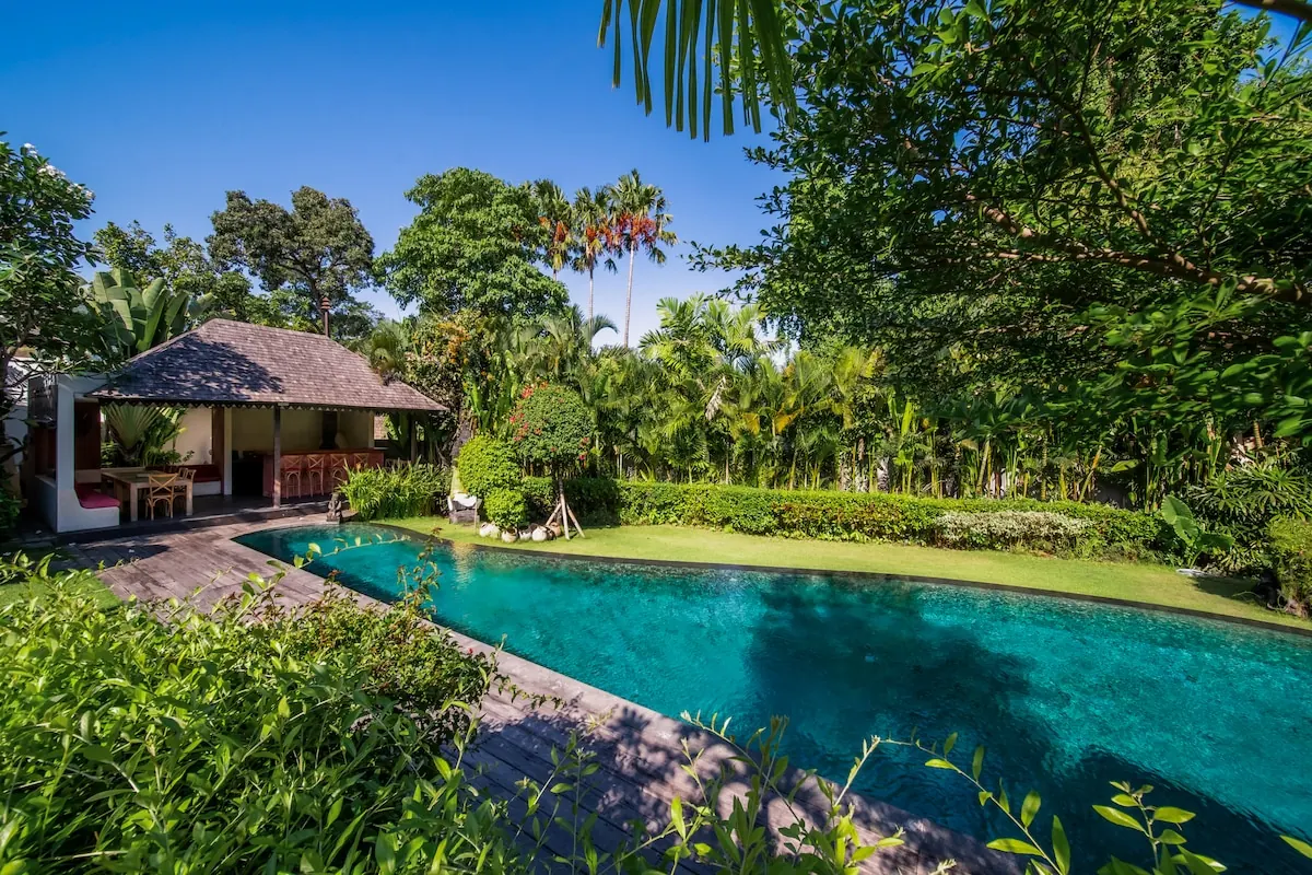 6 BR Pool Garden Residence Canggu — 6BR Residence Rental in Canggu — image 16