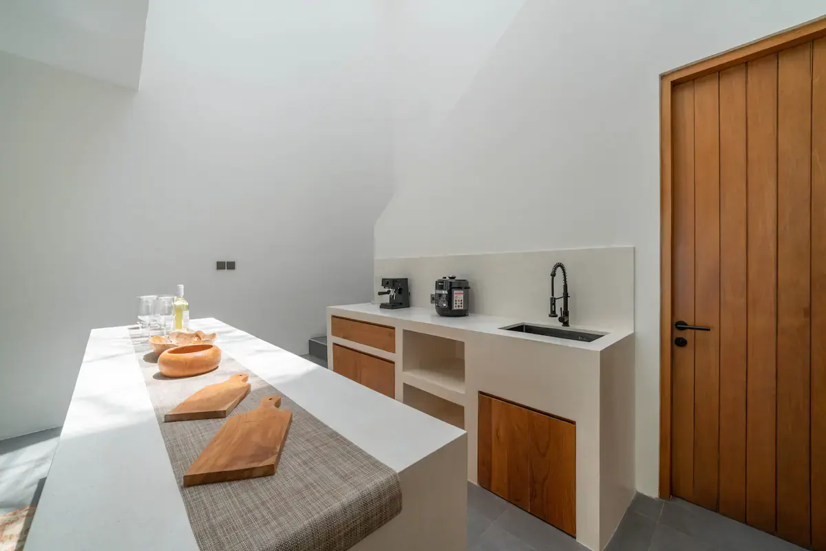 5 BR Mediterranean Rooftop Villa Canggu — 5BR Villa Rental in Canggu — image 11