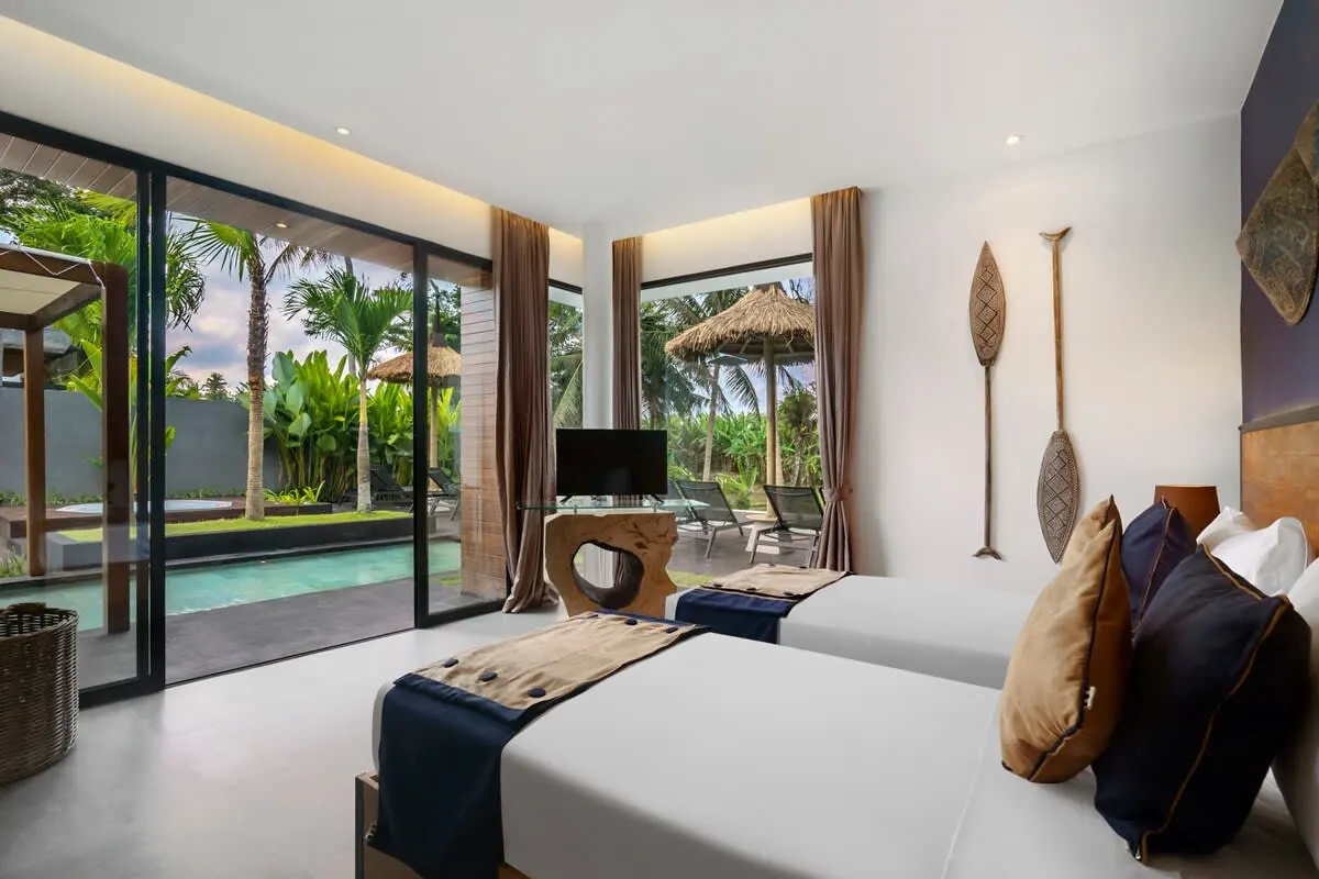 5 BR Tropical-Modern Courtyard Villa Ubud — 5BR Villa Rental in Ubud — image 18