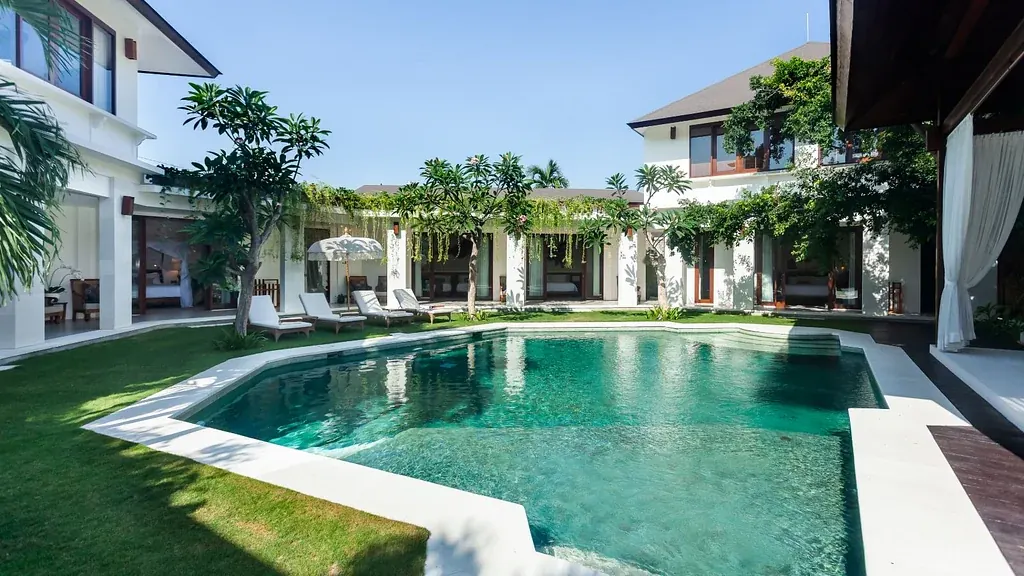 6 BR Balinese Garden Villa Seminyak — 6BR Villa Rental in Seminyak — image 6