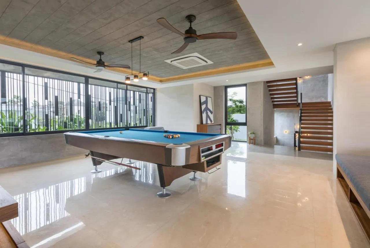4 BR Modern Rice-Field Villa Canggu — 4BR Villa Rental in Canggu — image 4