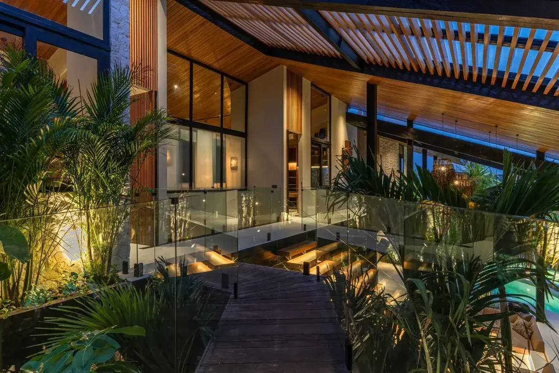 6 BR Modern Cinema Villa Canggu — 6BR Villa Rental in Canggu — image 14