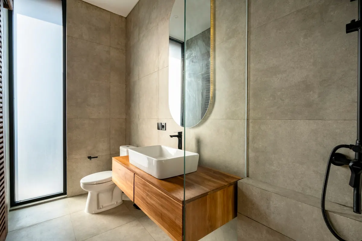 5 BR Tropical-Modern Courtyard Villa Canggu — 5BR Villa Rental in Canggu — image 15
