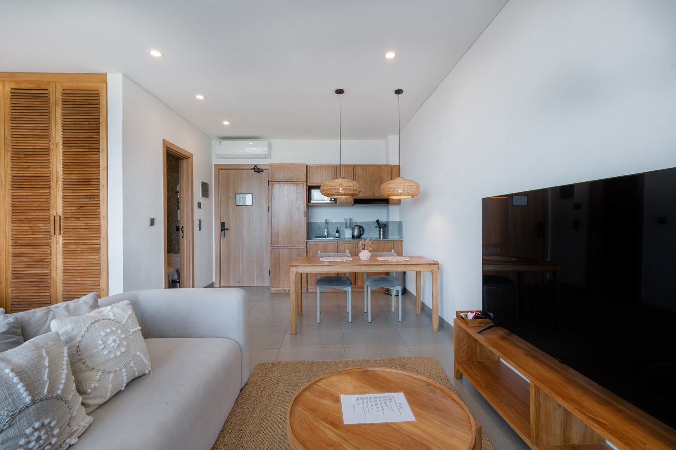 SB Ocean 409 - 1BR with Balcony and Pool, Canggu - Canggu, Bali — image 17