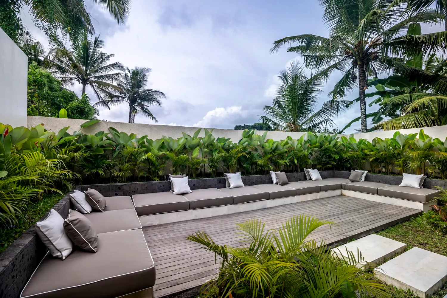 6 BR Courtyard Pool Retreat Ubud — 6BR Villa Rental in Ubud — image 5
