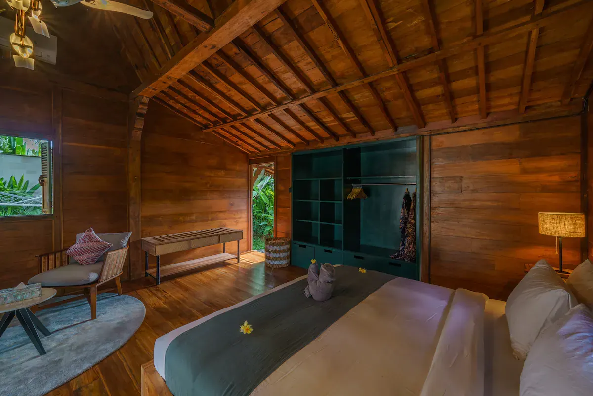 8 BR Colonial Cinema Estate Canggu — 8BR Estate Rental in Pererenan — image 7